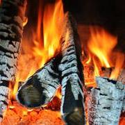 Kamin - brennendes Holz